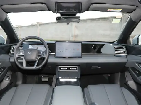 比亚迪秦L DM-i再升级!纯电跑210km,带云撵-C,给银河A7上强度!