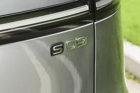 移动中岛+双零重力座椅,深蓝S09营造返乡舱,7箱年货轻松装!