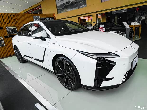 全新雷克萨斯ES实车到店 预计将于4月份正式上市